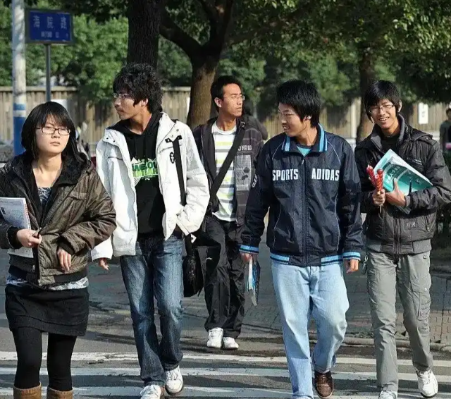 实践特别是在现实生活的实践学习中才干得到很好的培养 实践特别是在现实生活的实践学习中才干得到很好的培养